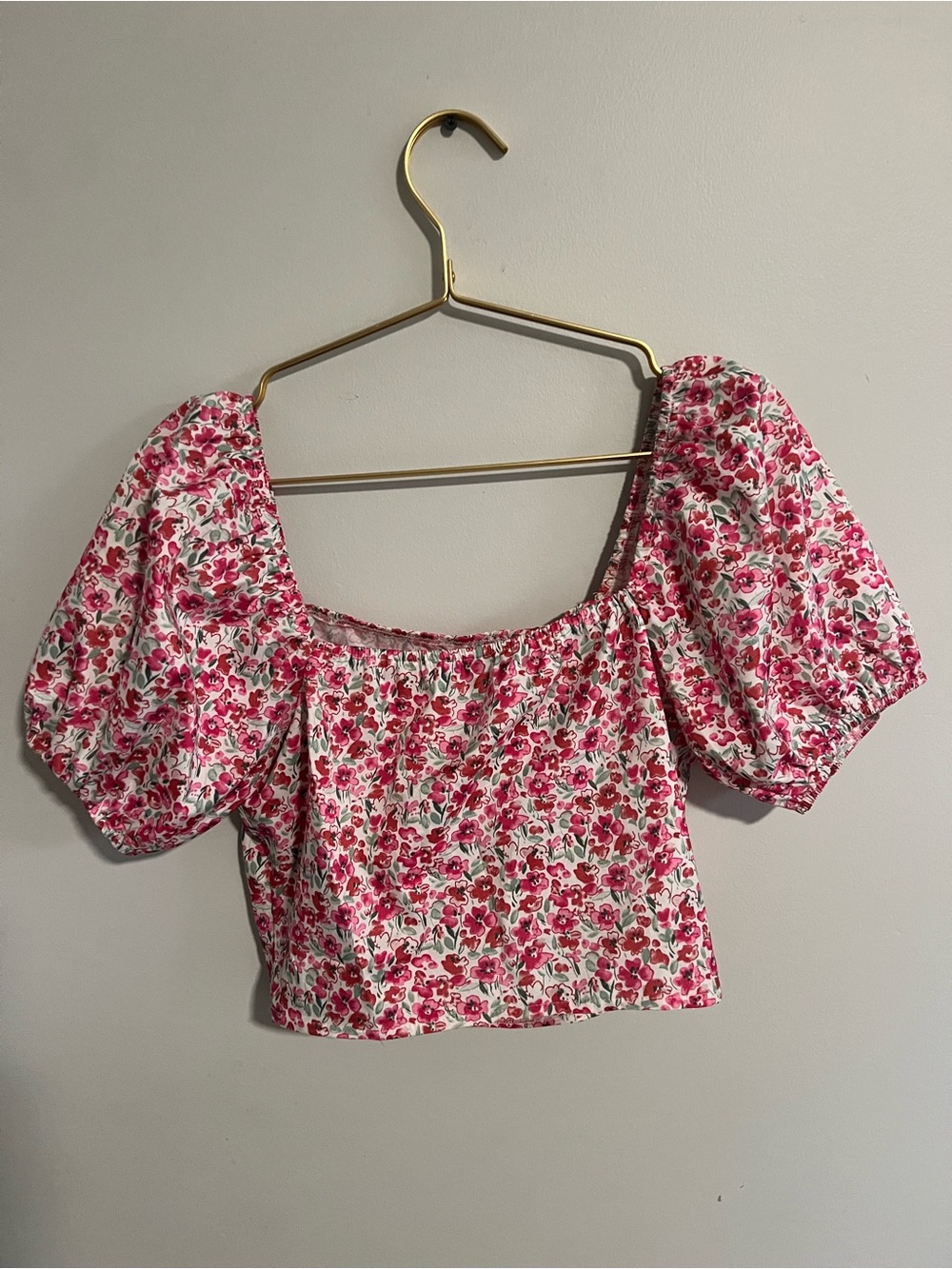 SHEIN Pink Floral Puff-Sleeve Crop Top